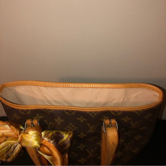 Louis Vuitton Monogram Vintage Authentic Bucket Bag;Date Code(AR0052) - Picture 14 of 17